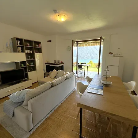 Katty House - Dizzasco 度假居 Muronico